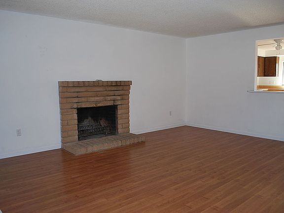 3rd image of 2823 Sunny Slope Dr