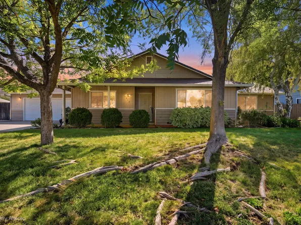 4615 Dandelion Dr, Redding, CA 96002