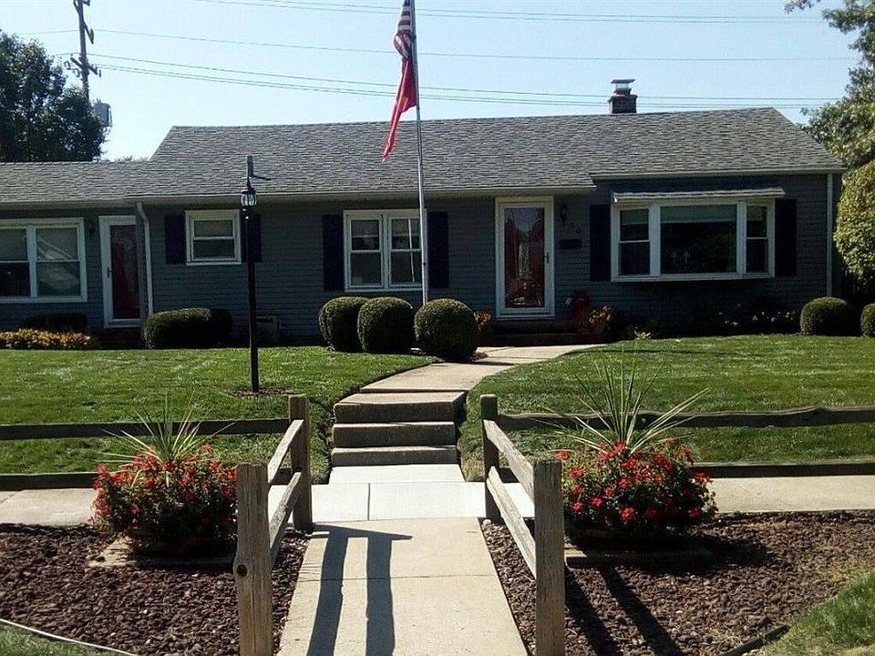 1st image of 30 N Connecticut St