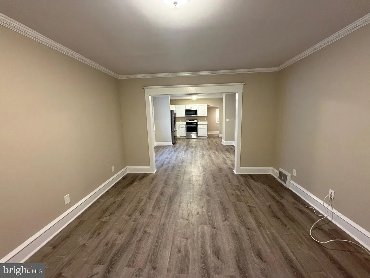 3 bed, 2.0 bath, 1405 sqft, $2,600 — Photo 2