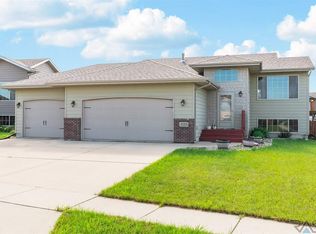 4720 S Vista Park Ave, Sioux Falls, SD 57106