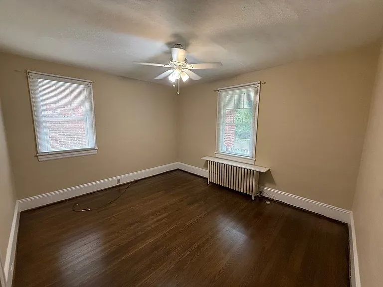 2037 Laburnum Ave SW — Photo 11
