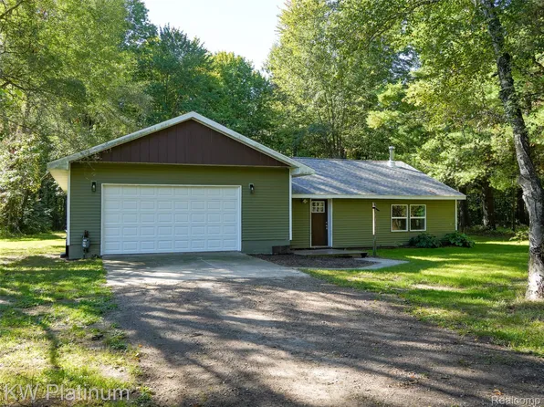5167 Howard Rd, Smiths Creek, MI 48074