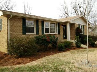100 Chiroc Rd, Hendersonville, TN 37075