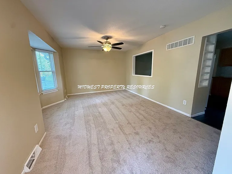 1100 NE Columbus St — Photo 3