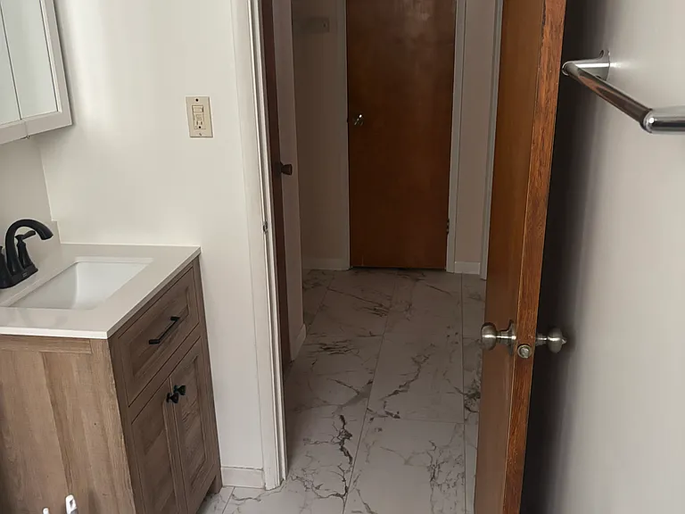 117 Harrington Ave #4 — Photo 6