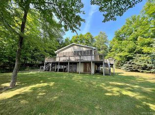 208 Rysberg Dr, Crystal Falls, MI 49920