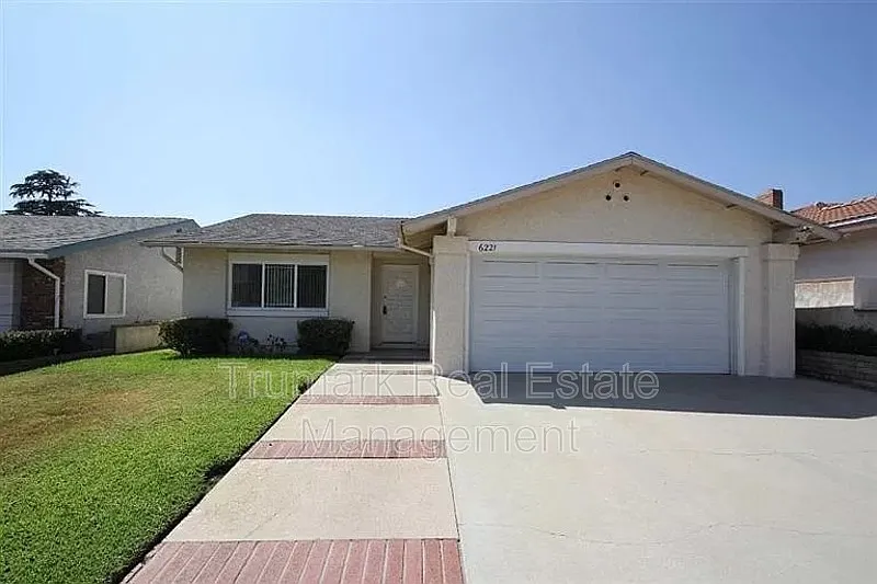 4 bed, 2.0 bath, 1993 sqft, $4,410 — Photo 1