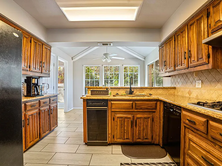 3804 Matterhorn Dr — Photo 3