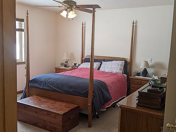 Master Bedroom (12x13)