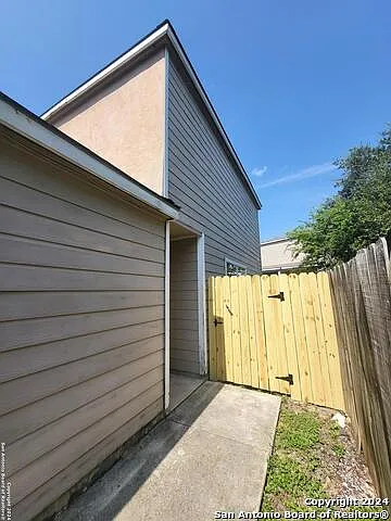 2 bed, 2.0 bath, 1061 sqft, $1,225 — Photo 3