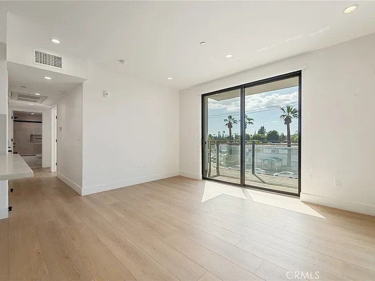 7510 Sepulveda Blvd #304 — Photo 13