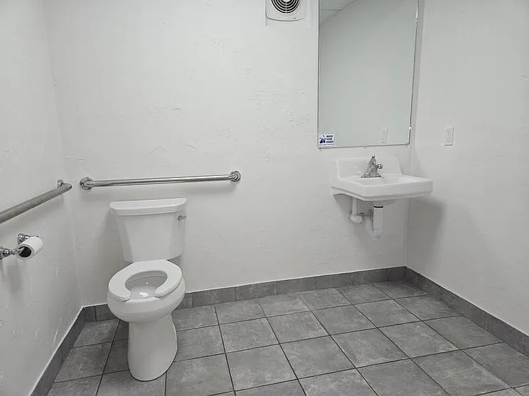 445 Broad St — Photo 10