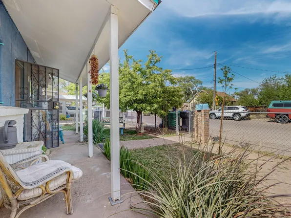847 Arthur Dr SW, Albuquerque, NM 87105