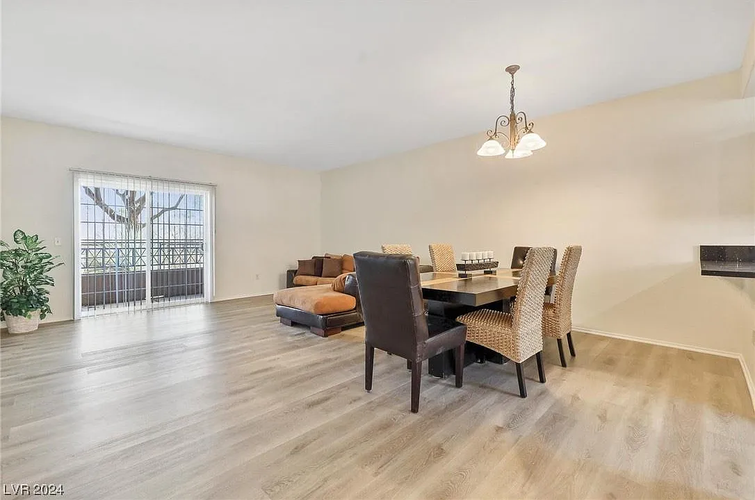 300 Pine Haven St — Photo 3