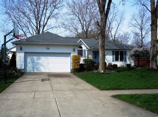 108 Loyola Dr, Elyria, OH 44035