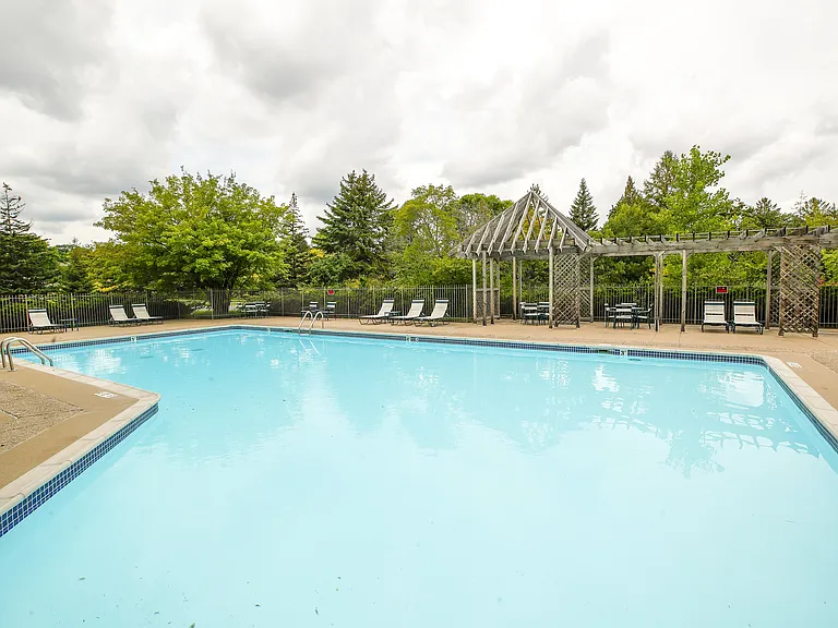 Oak Pointe Apartments — Photo 73