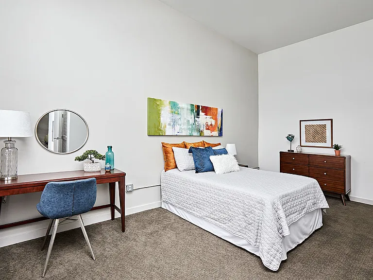 Randolph Apartments — Photo 10