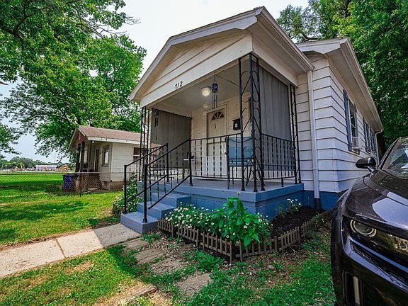 5th image of 712 Ervin Ave