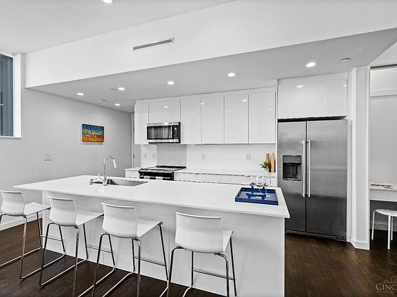 4th image of 1514 Race St #1