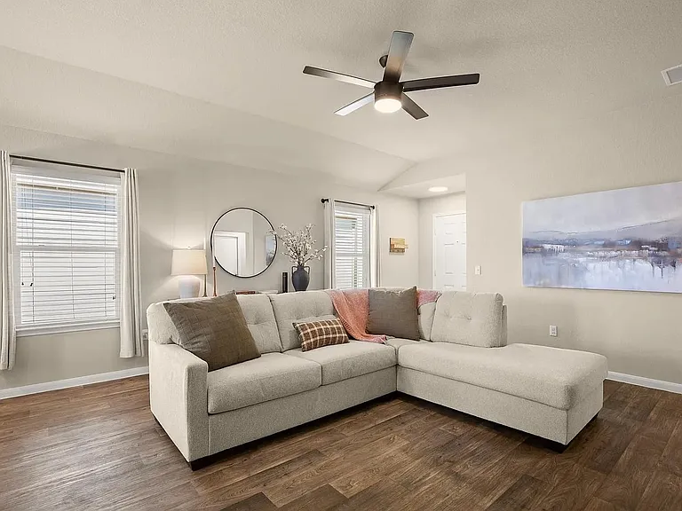 604 Nueces River Trl — Photo 2