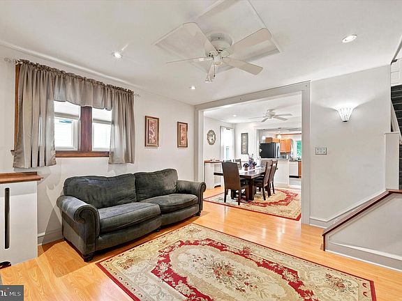4th image of 3845 Albemarle Ave
