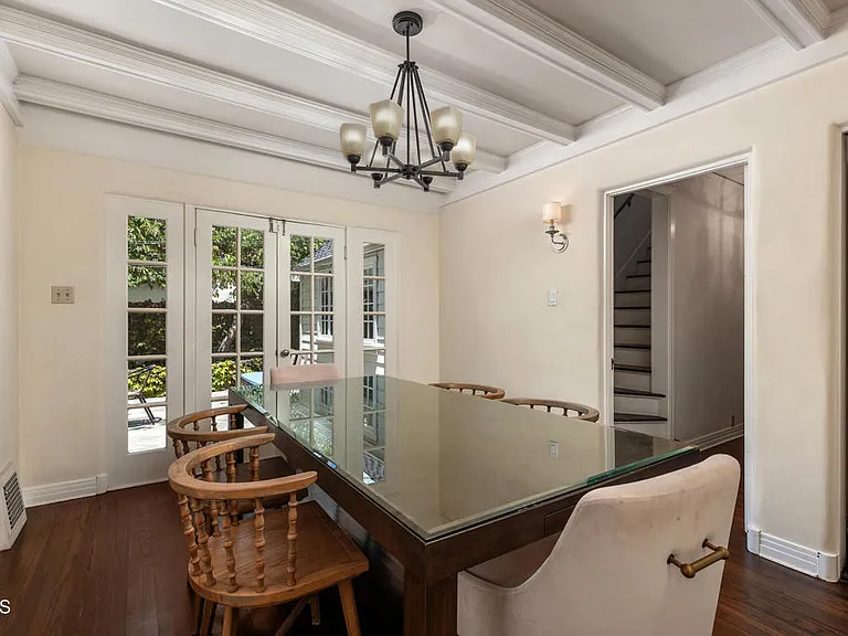 840 Victoria Dr — Photo 11