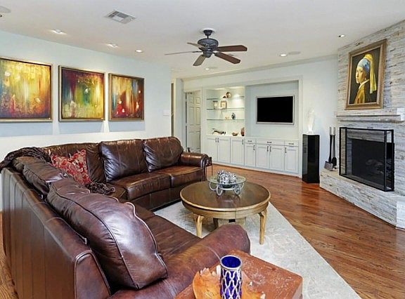 5th image of 1111 Glourie Dr