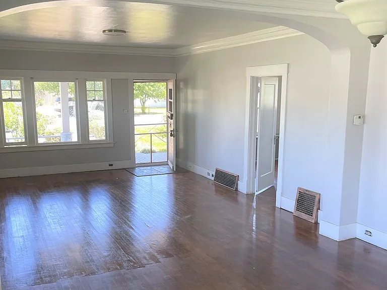 820 Milner St — Photo 2