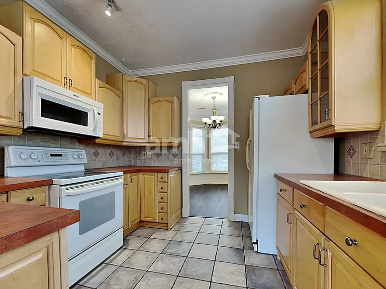 4317 Aylesbury Dr — Photo 4