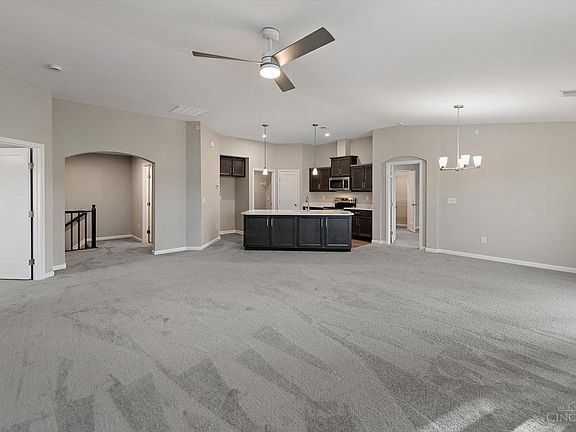 5th image of 5881 Parkview Ln #304