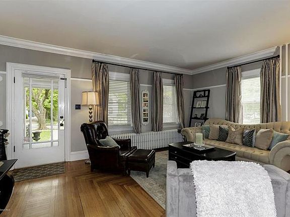 5th image of 28 Seward Ave