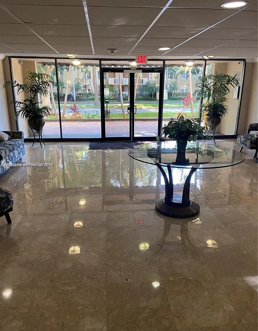 Bayview Palms Condo — Photo 3