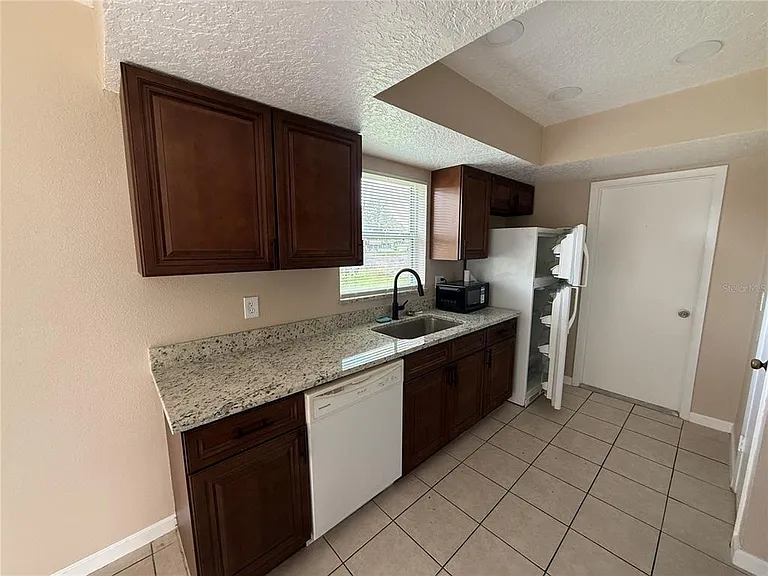 133 Alderwood Dr — Photo 9