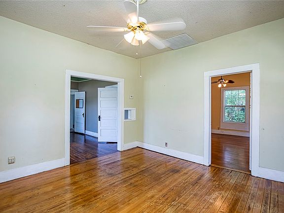 3rd image of 246 McKnight Ave