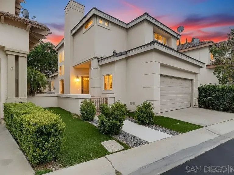 1103 Pacific Grove Loop — Photo 2