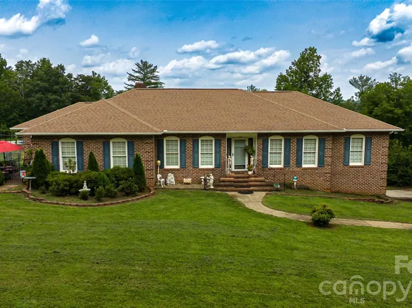 100 Oakridge Dr, Morganton, NC 28655