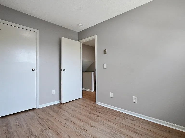 2203 Clarendon Ln — Photo 12