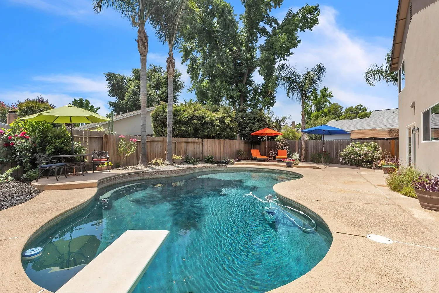 9212 Falkland Way photo 1