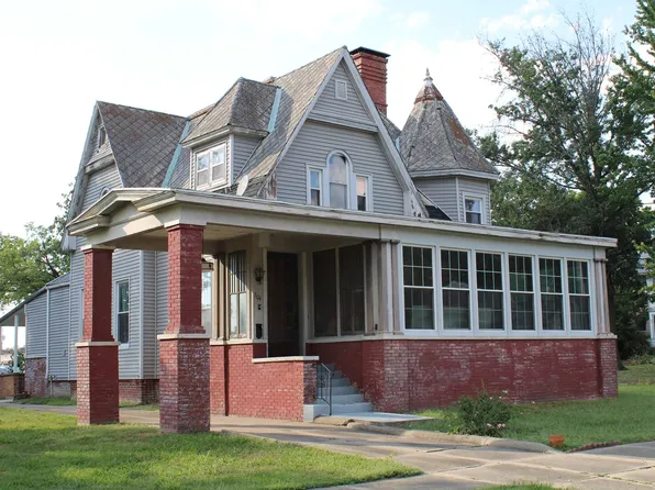 304 S Maple St, Centralia, IL 62801
