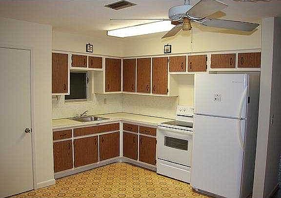 4th image of 4979 SW 93rd Ave