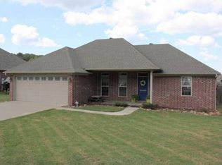 15 Livingstone Dr, Searcy, AR 72143