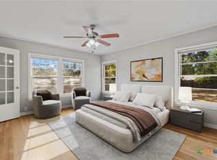 854 S Magnolia Ave, Luling, TX 78648