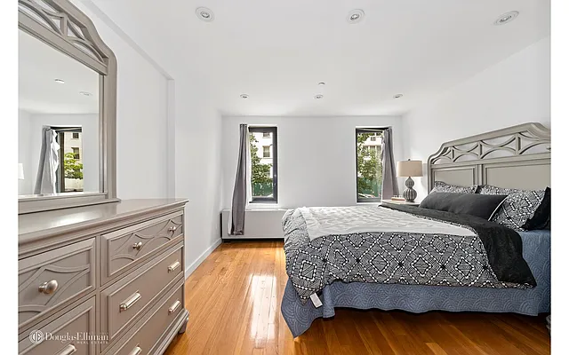 Rented by Douglas Elliman | media 19