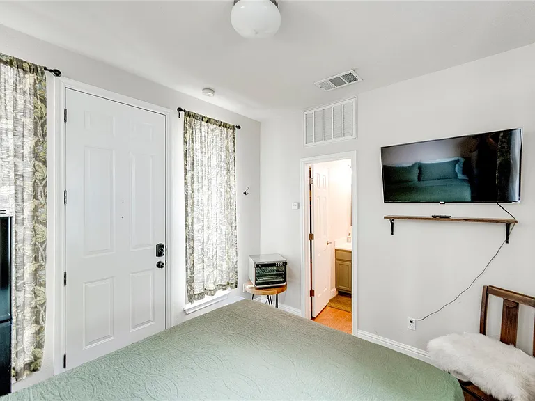 1802 Village Oak Ct — Photo 38