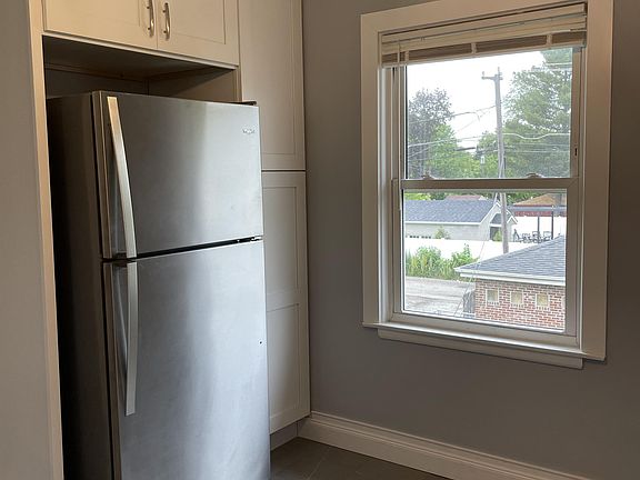 4th image of 1417 E 31st St #2E