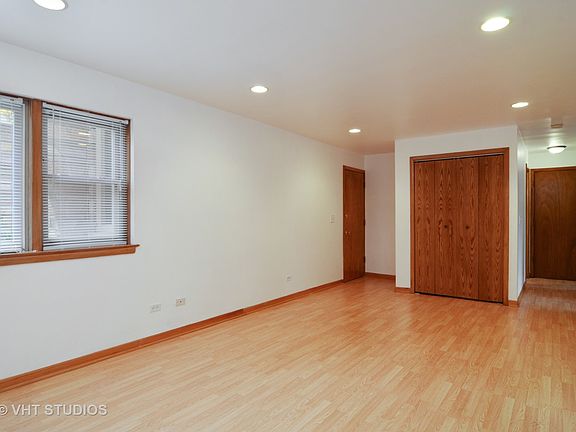 3rd image of 7310 N Harlem Ave APT 103