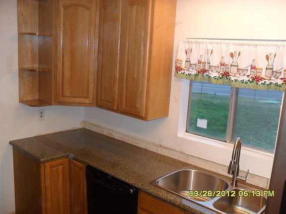 Upper Cabinets 1
