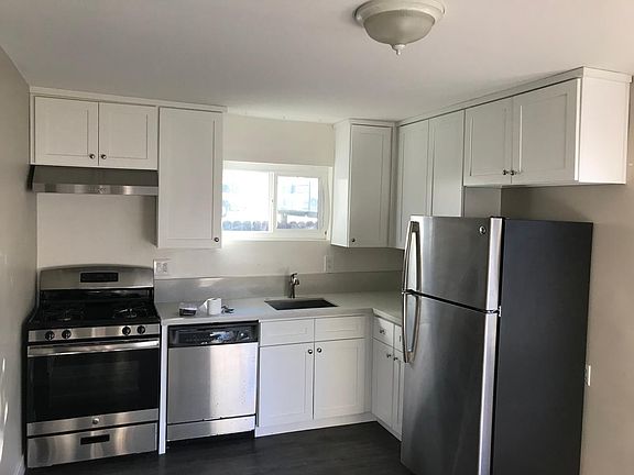 4th image of 104 4th St APT A