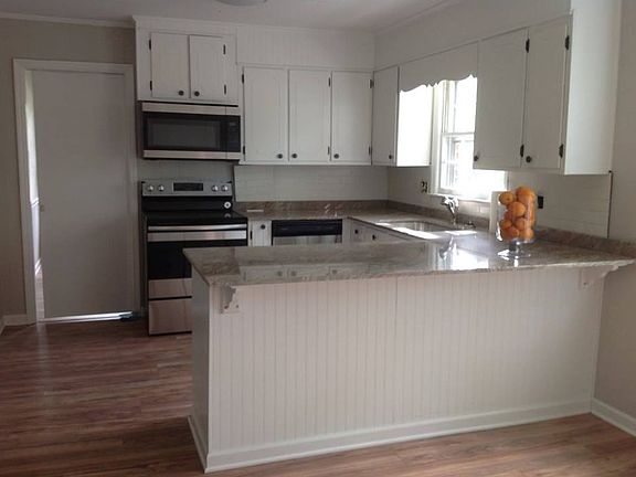 3rd image of 1106 Linda Dr